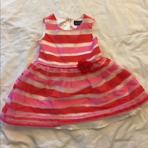 Excellent condition size 4T red, pink, and white dress. Valentine’s Day
